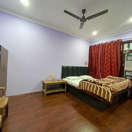 Hotel O Desire Guest House Srīnagar Buitenkant foto