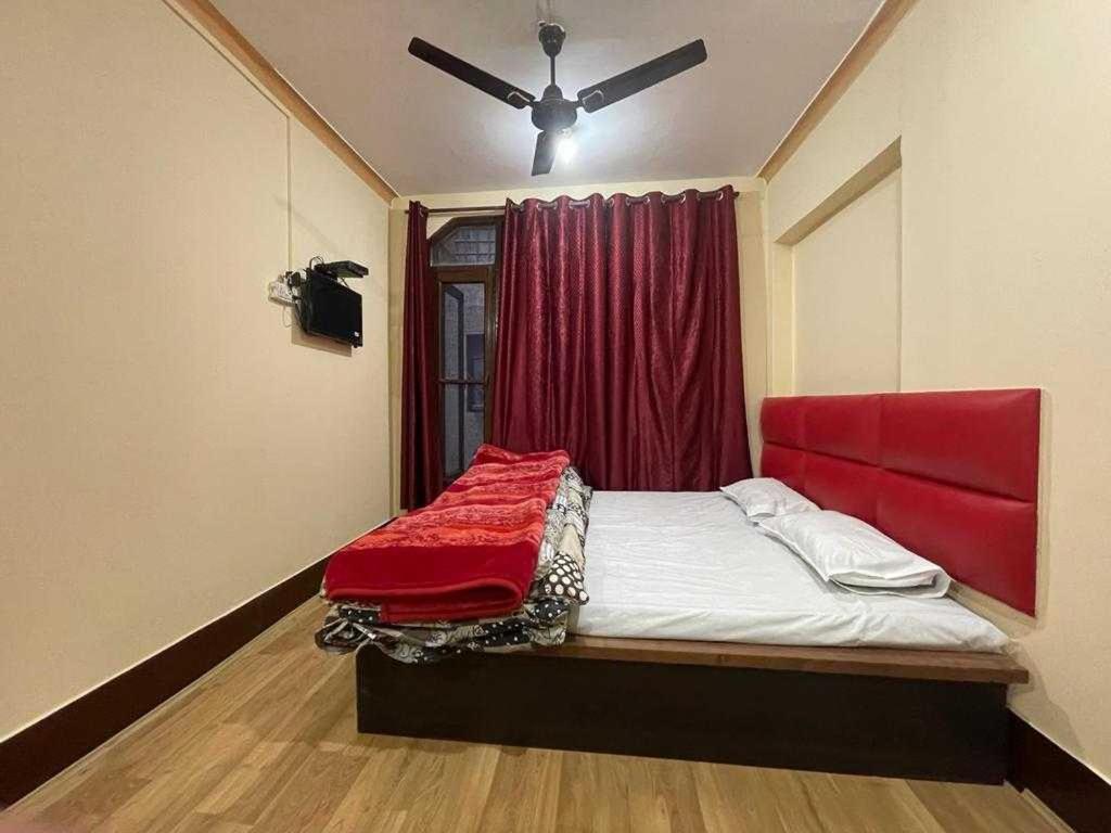 Hotel O Desire Guest House Srīnagar Buitenkant foto