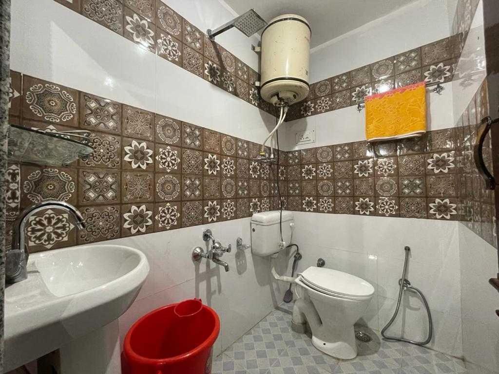 Hotel O Desire Guest House Srīnagar Buitenkant foto