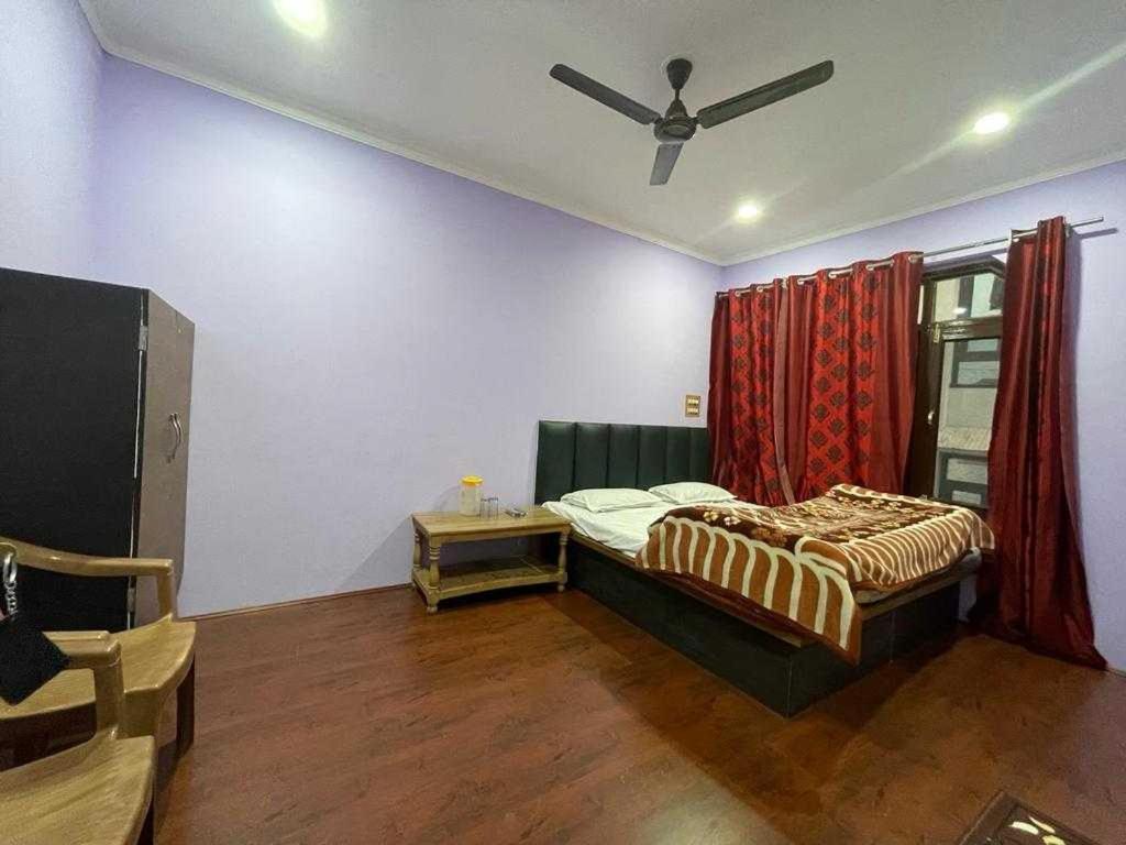 Hotel O Desire Guest House Srīnagar Buitenkant foto