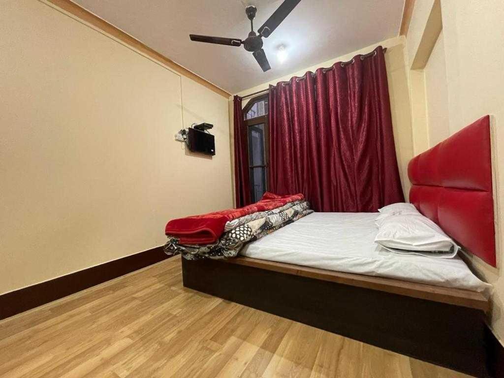 Hotel O Desire Guest House Srīnagar Buitenkant foto